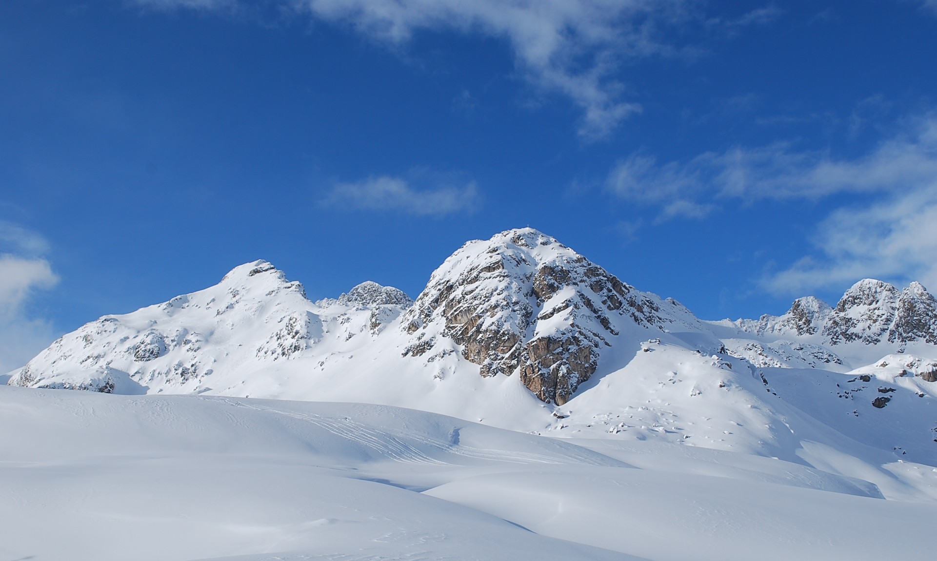 St-Moritz-Switzerland-ski-slopes-ski-resort-luxury-holiday-Europe